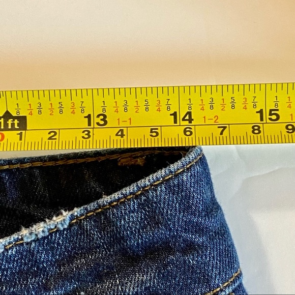 Joe’s Jeans Darla Lightly Denim Shorts - Picture 8 of 10